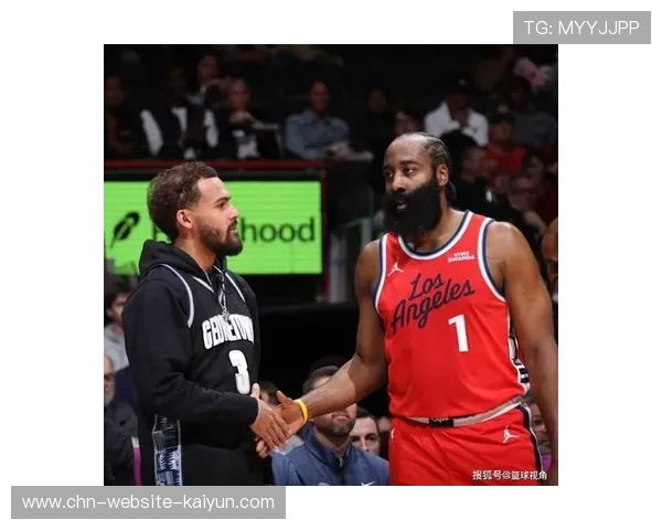 快船哈登单核带队取六连胜，末节连得6分终结比赛悬念。